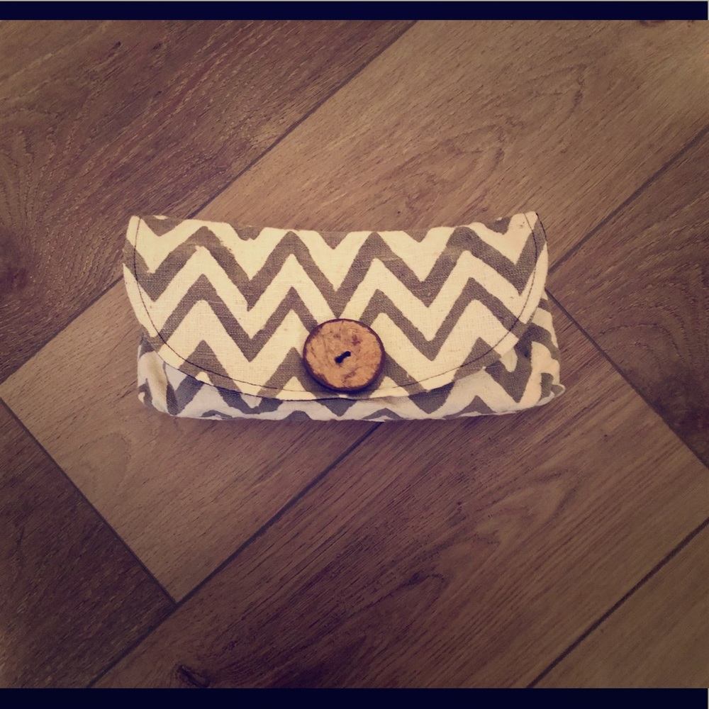 Joyn chevron clutch